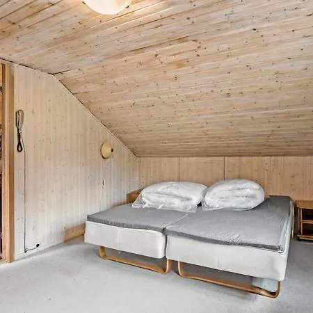 5 Bedroom In Hadsund