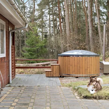 5 Bedroom In