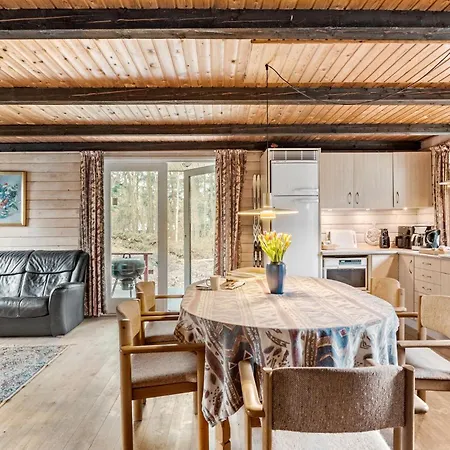 5 Bedroom In