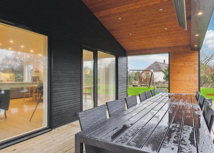 5 Bedroom In *