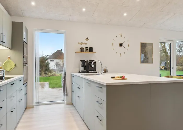 5 Bedroom In
